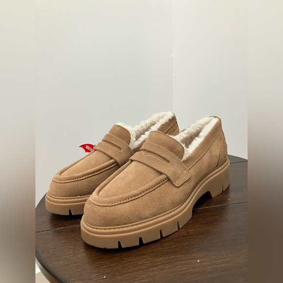 Blondo Women’s Tan Suede Loafers - Picture 3 of 4